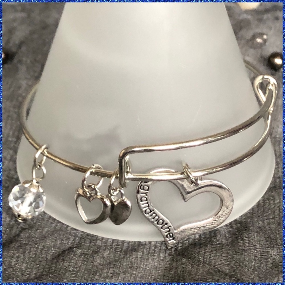 NWT GRANDMOTHER EXPANDABLE LOOP BRACELET